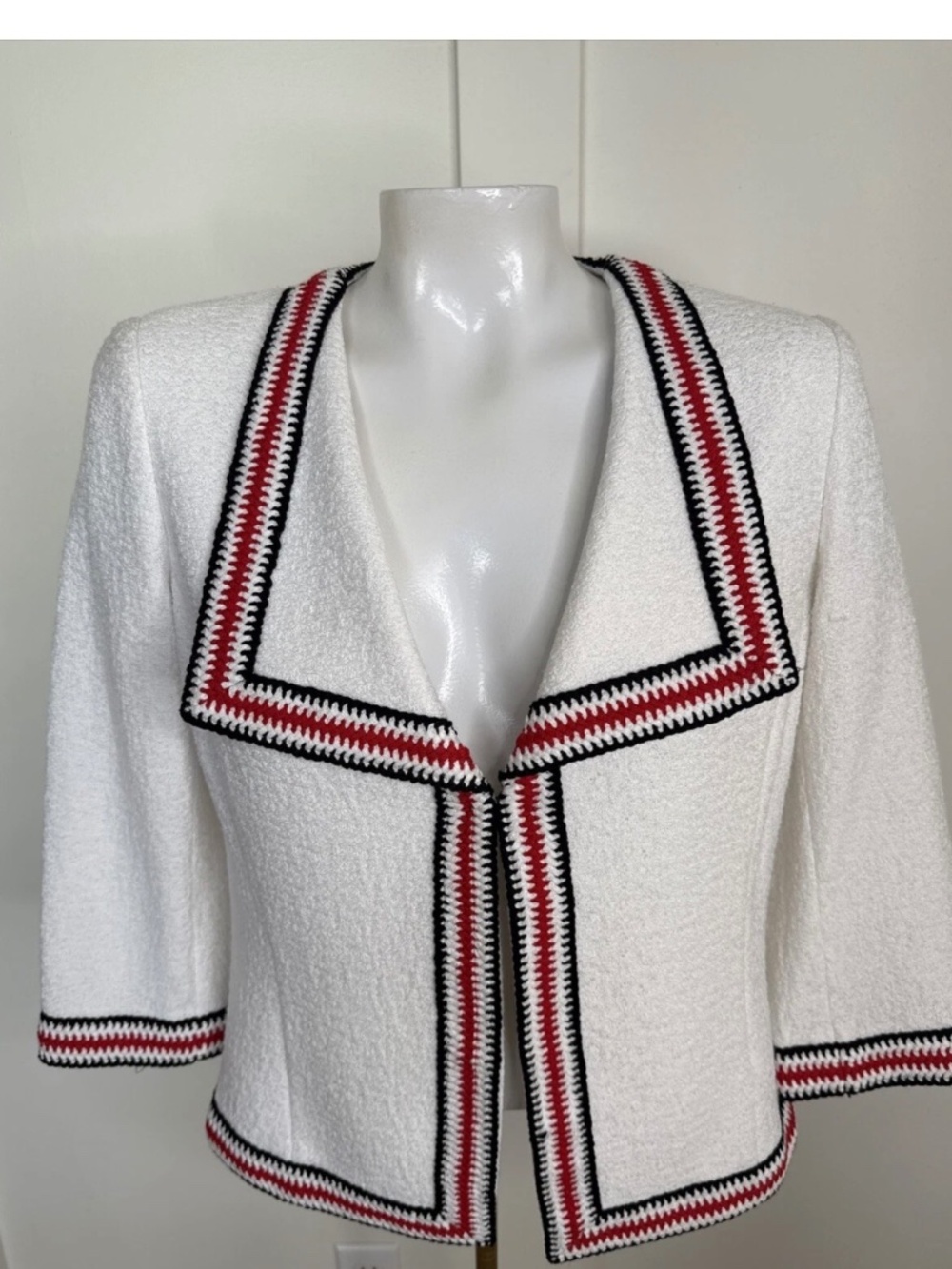St. John Womens Sz 4 White Red Black Trim Clair Rever Collar 3/4 Sleeve Jacket